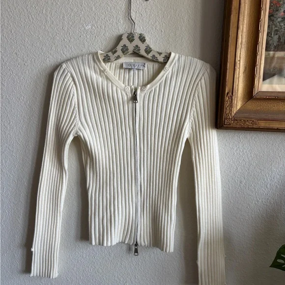 Wayf Cream Ribbed Sweater with Faux Fur Collar - Picture 4 of 5